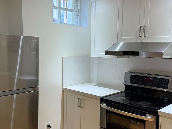 5th image of 20 Hyacinth St #Basement