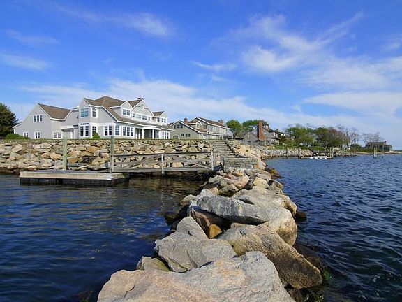 182 Pearl Street - Water View