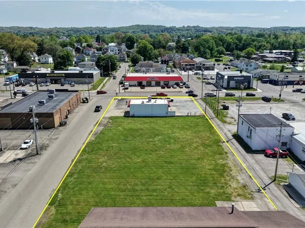 Vine St, Coshocton, OH 43812