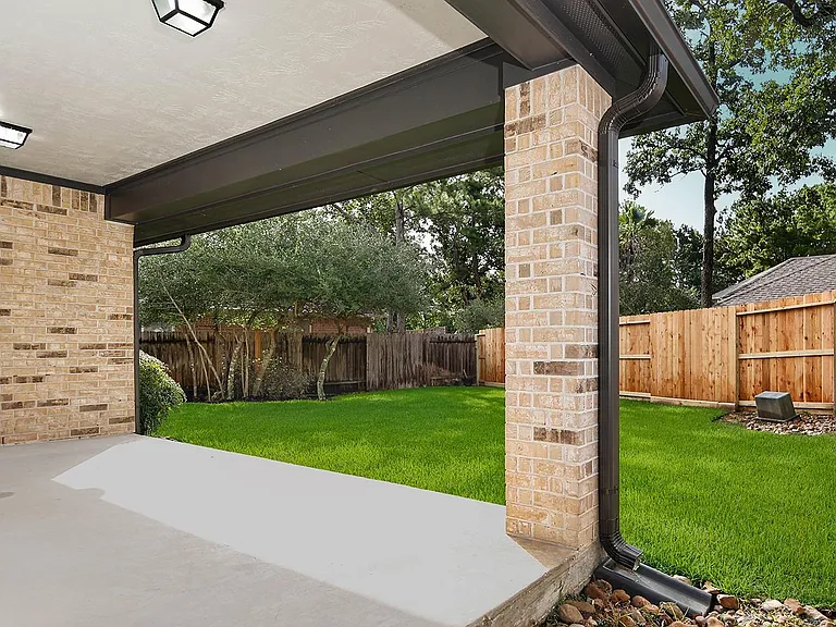 11 Fair Light Ct — Photo 22