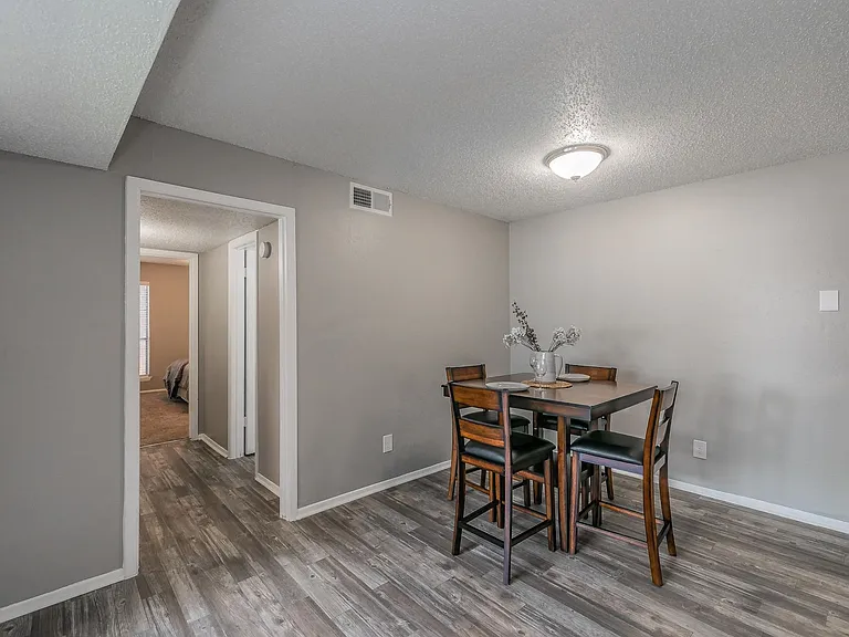 Station 121 at Town Center Apartments — Photo 181