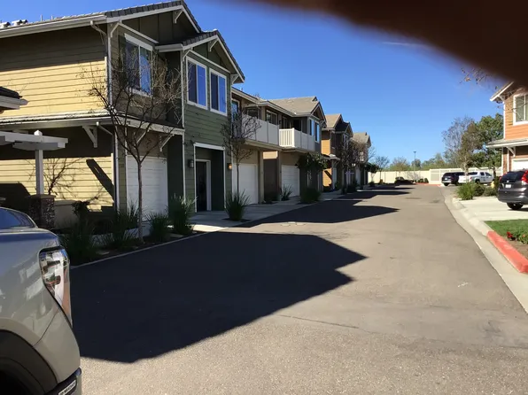 1332 Shoshone Falls Dr, Ramona, CA 92065