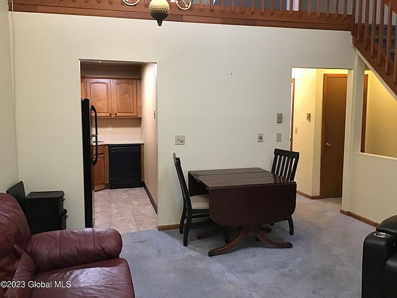 3rd image of 34 Myrtle Avenue
