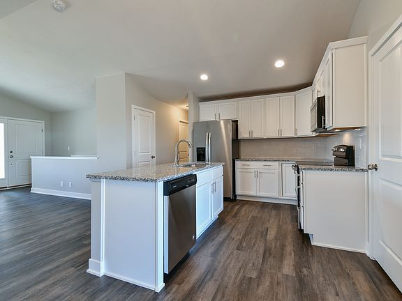 5th image of 4220 W Hancock Ct