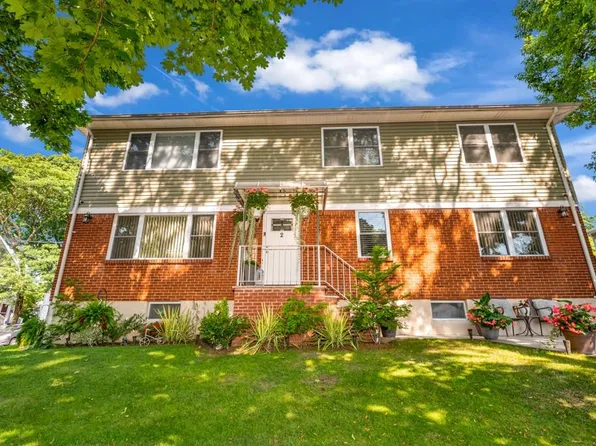 2 Divine St, Staten Island, NY 10304