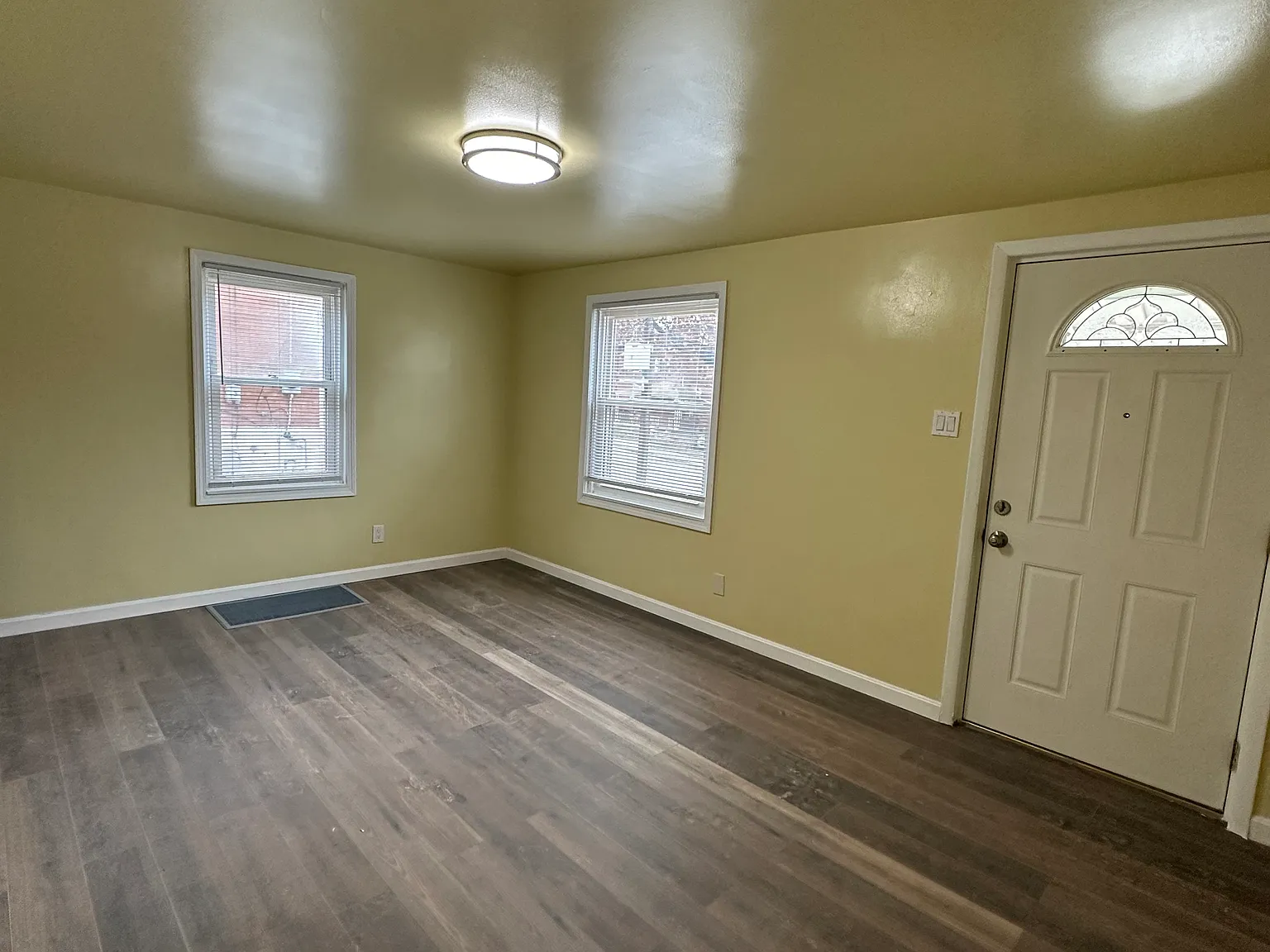 2 bed, 918 sqft, $1,550 — Photo 4