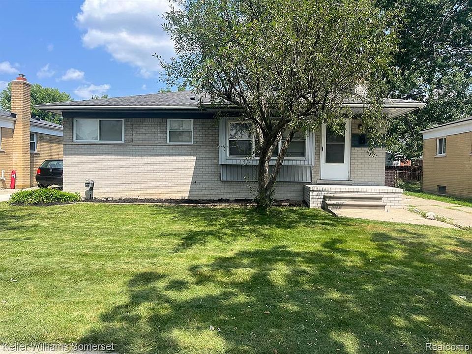 1st image of 21437 Lakebreeze St