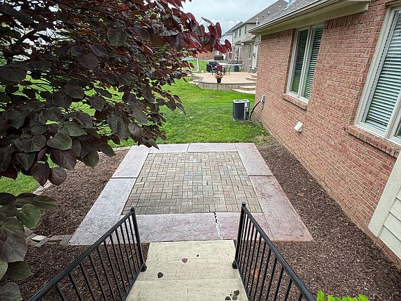 5th image of 16152 Kingsway Dr