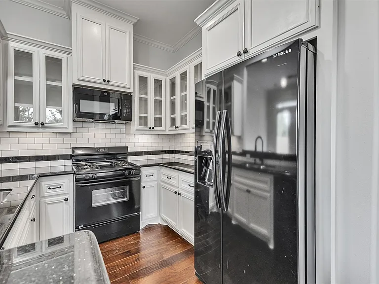 3911 Kennon St #A — Photo 5