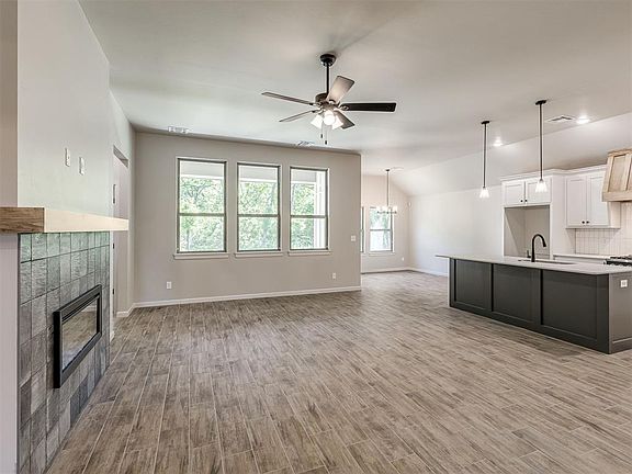 3rd image of 1206 Wisteria Way