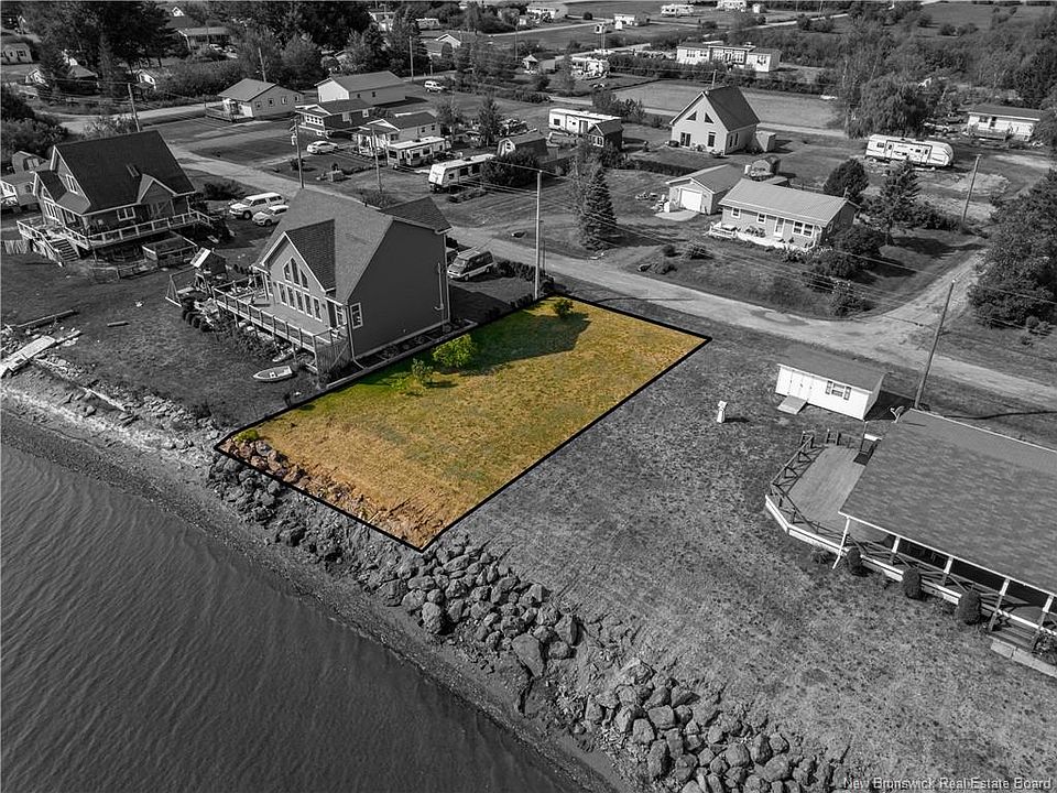 1st image of LOT De La Mer Blvd