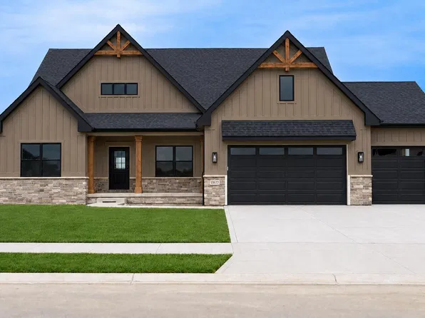 1859 Trailbrook Dr, Valparaiso, IN 46385