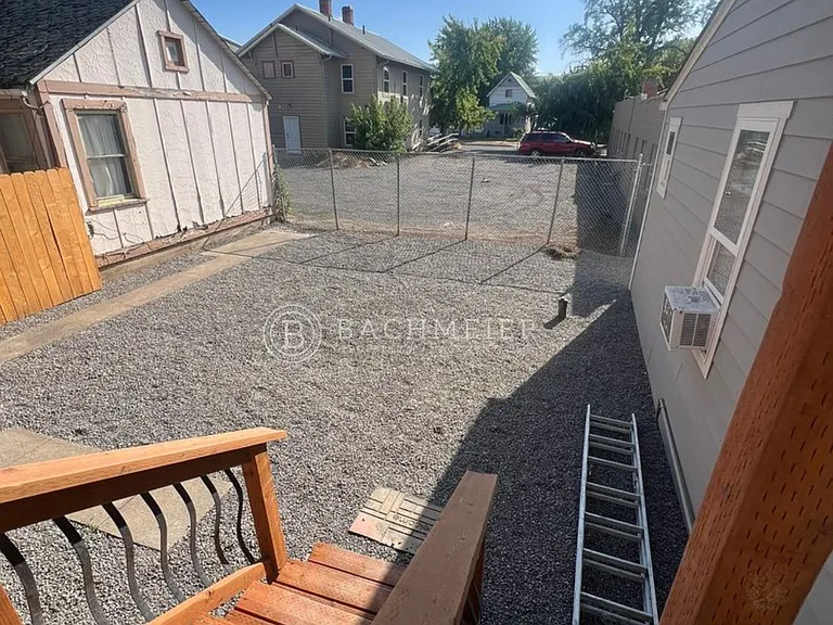 327 SW 2nd St — Photo 29
