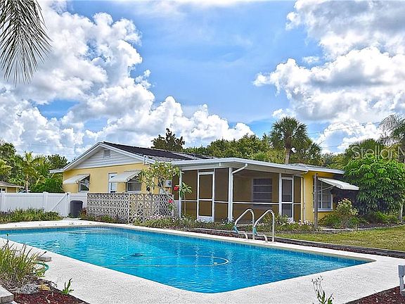 4th image of 631 Coral Dr