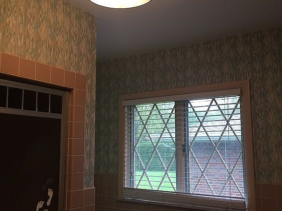 5th image of 1228 Southview Dr