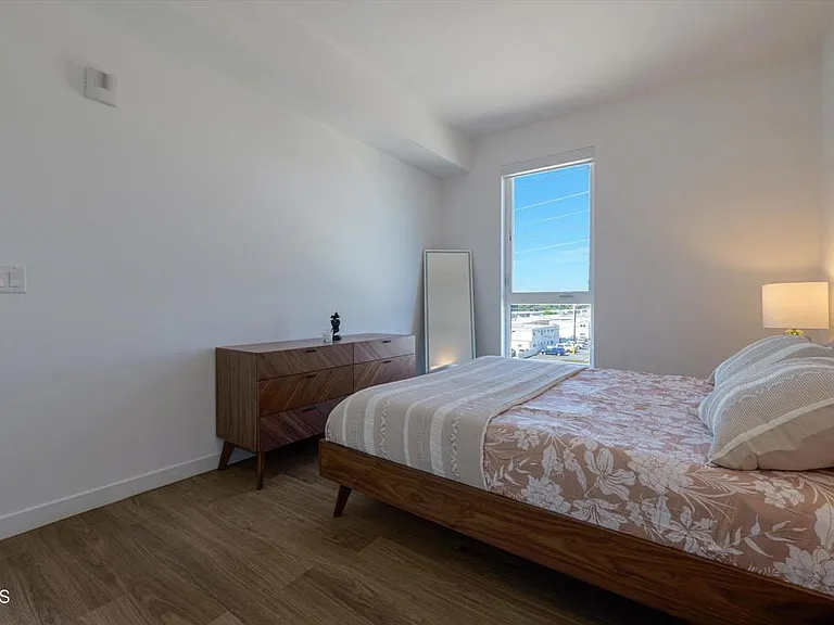 18900 Parthenia St #319 — Photo 23