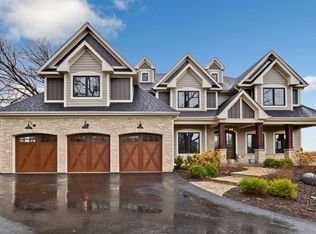 10N619 Oak Ridge Dr, Elgin, IL 60124