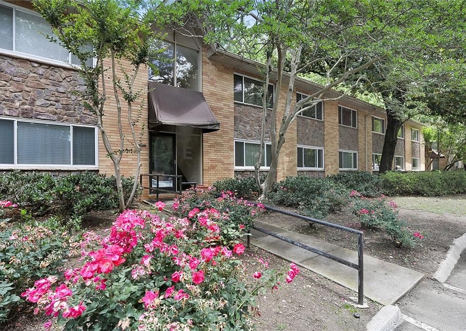 1st image of 115 Biscayne Dr NW APT E-1