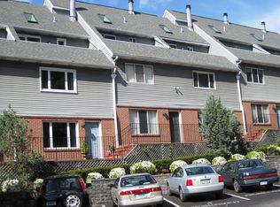 61 Grove St APT E, Stamford, CT 06901
