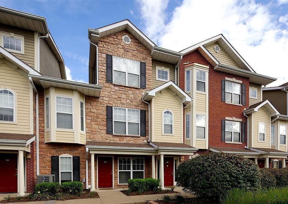 1st image of 2614 McKnight Crossing Ct