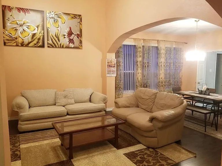 1612 Blackstone Dr — Photo 3