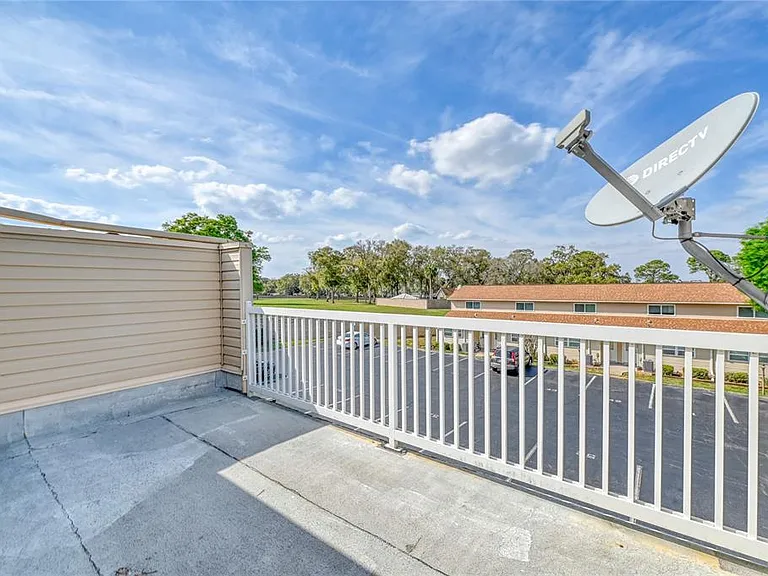 11001 SE Sunset Harbor Rd #H52 — Photo 5