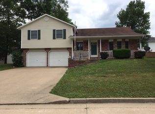 5015 Charm Ridge Dr, Jefferson City, MO 65109
