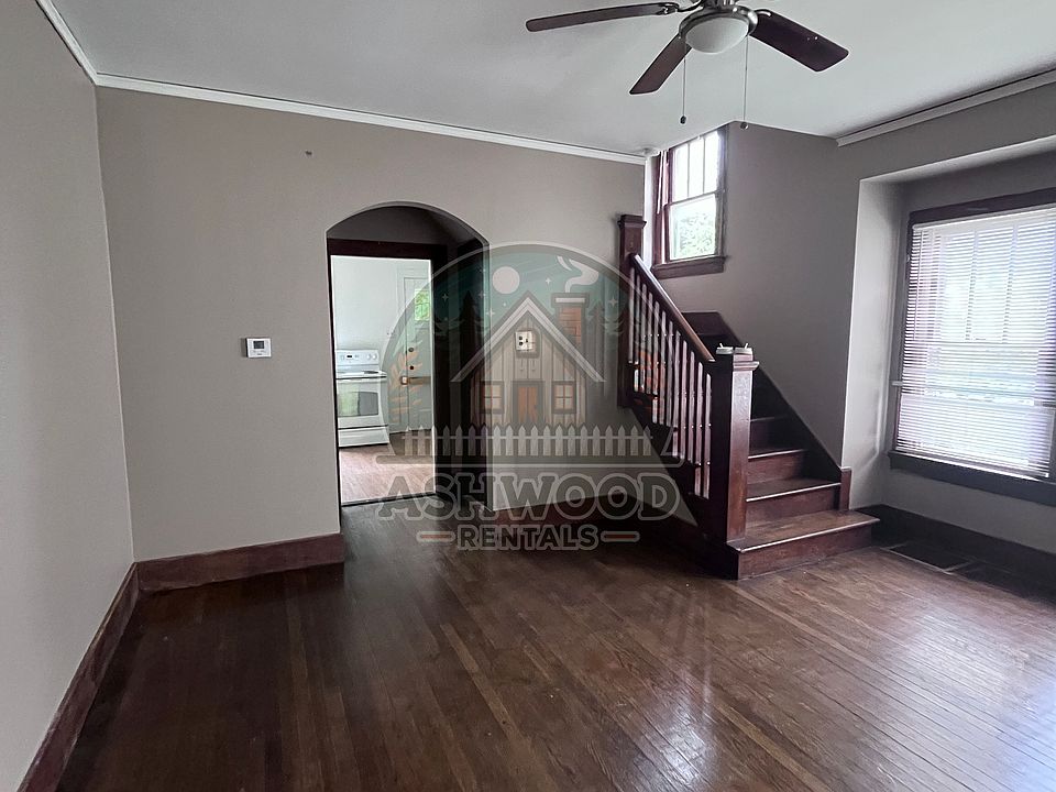 Dining Room Facing Kitchen