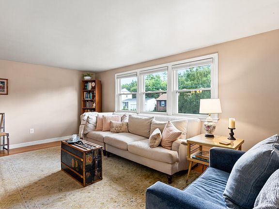 5th image of 112 Dennett Street