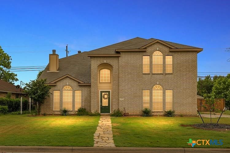 1st image of 2100 Heights Dr