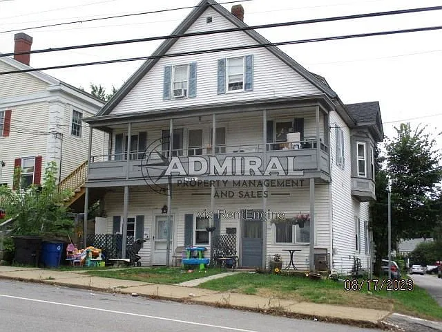 3 bed, 1.0 bath, 900 sqft, $1,795 — Photo 1