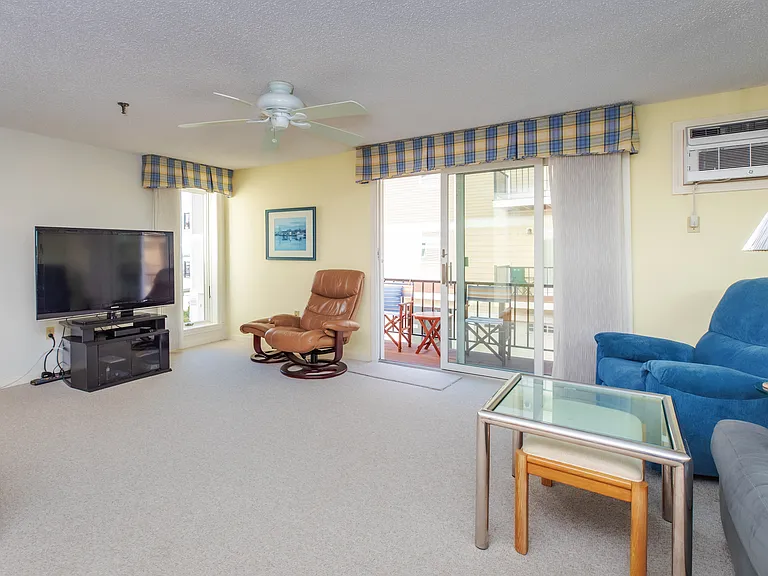407 Ocean Blvd #A2 — Photo 8