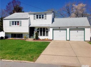 27 Cleveland St, Islip Terrace, NY 11752