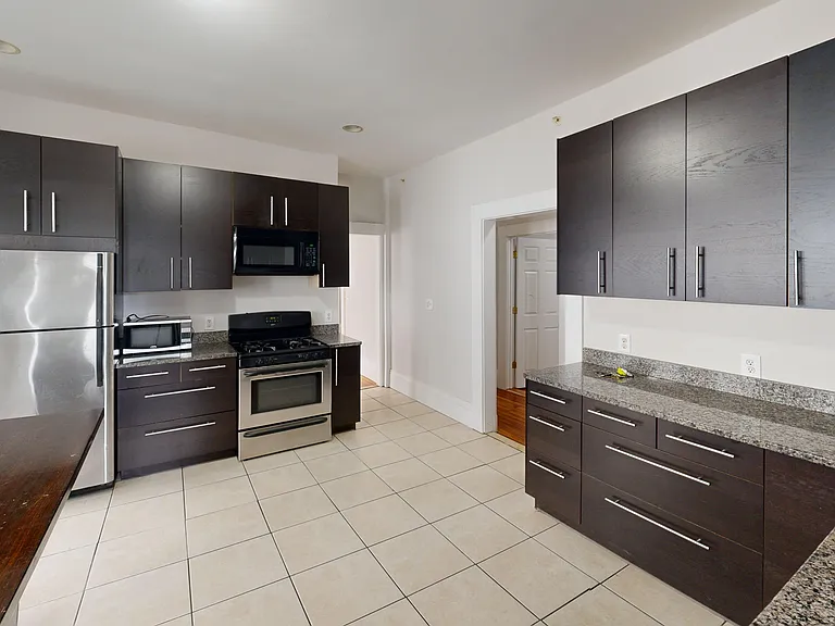 3155 Washington St #1 — Photo 2