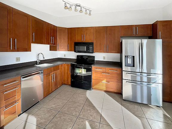 2nd image of 2109 N Villas Ln