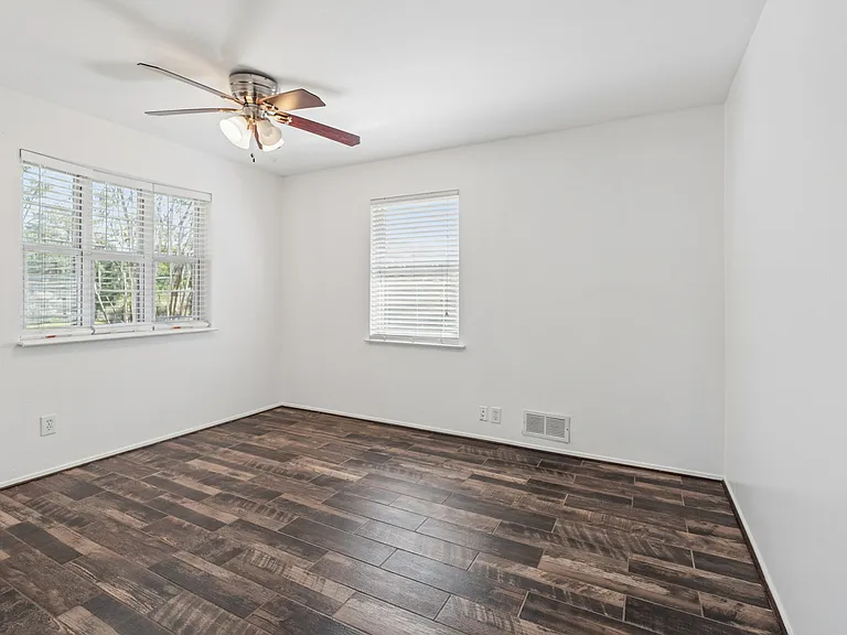 5929 Canterview Dr — Photo 32
