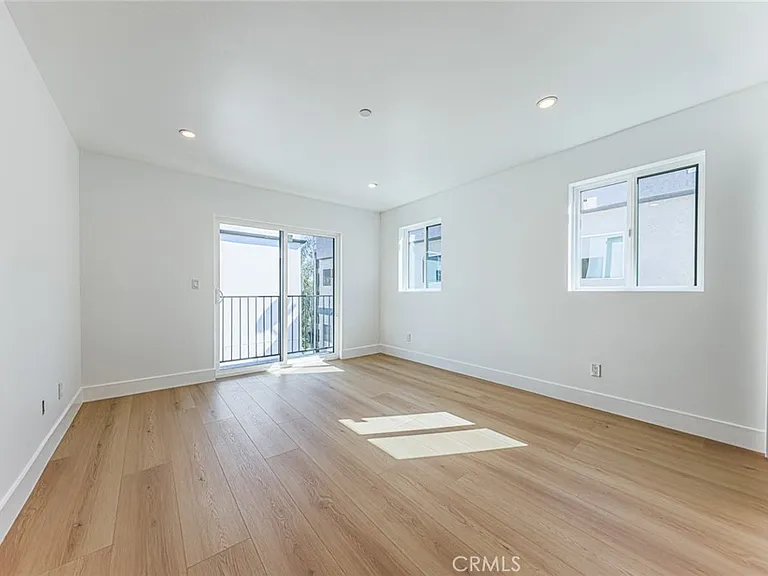 1237 N Orange Dr #B — Photo 30