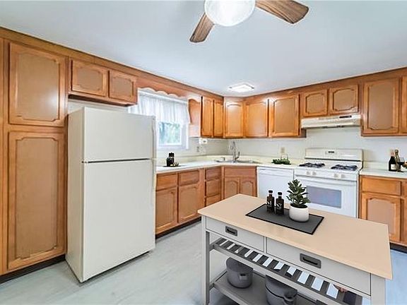 2nd image of 87 Stella Dr