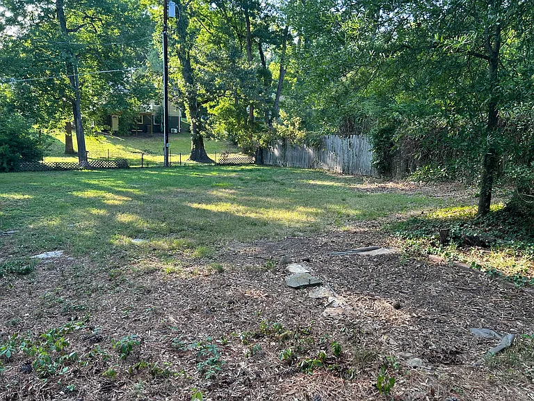 506 Westchester Dr — Photo 10