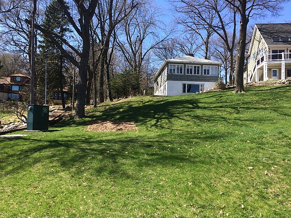 Walk-out level without steps