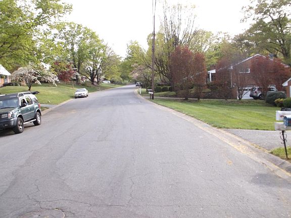 3rd image of 4765 Brookwood Dr