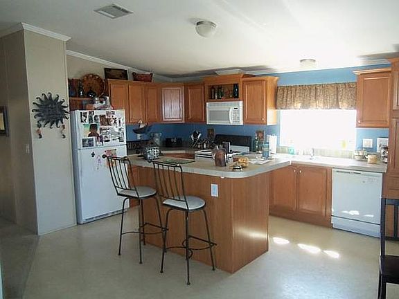 3rd image of 3907 Covington Dr