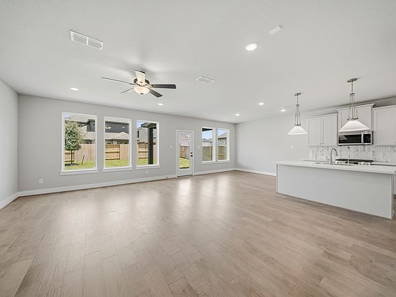 4th image of 5323 Getty Ln