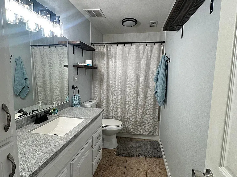 1610 Ridgemont Dr — Photo 13