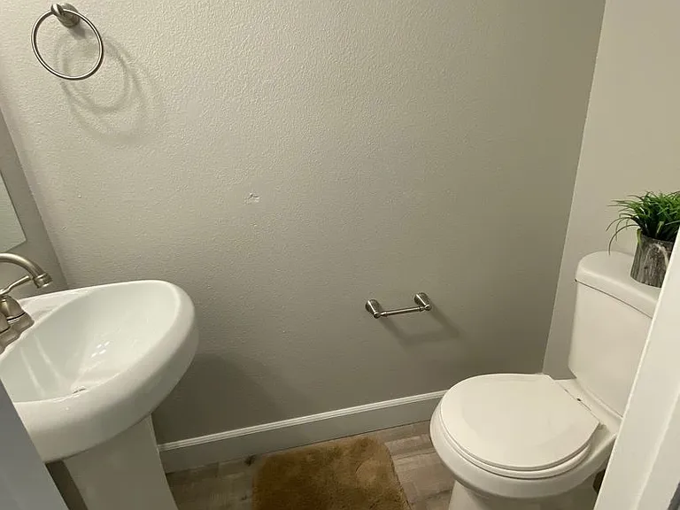 311 E Taylor St — Photo 9