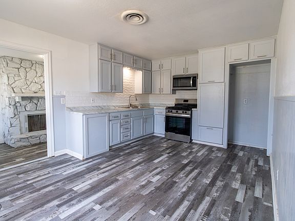 5th image of 1509 Blonde St
