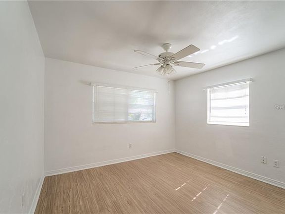 4th image of 10918 N Lantana Ave E