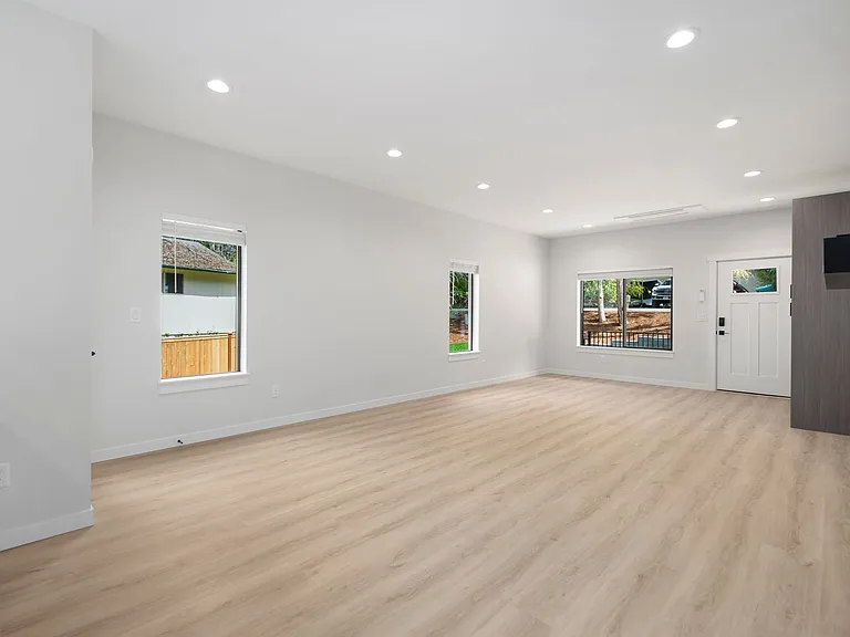 18545 Woodside Dr SE — Photo 6