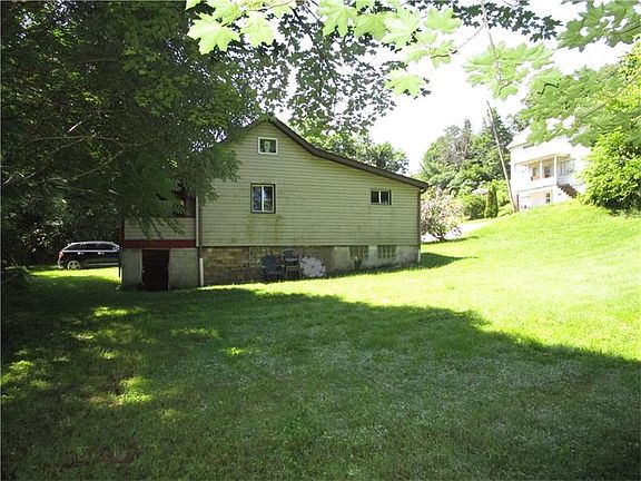 3rd image of 751 Adams St