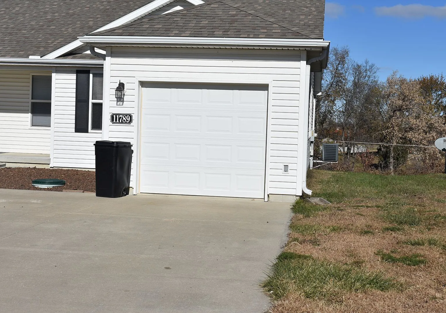 11789 Ridgeway Drive, St. Joseph MO 64505 — Photo 1